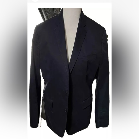 Banana Republic Navy Blue Men’s Jacket, Size 42R
Tailored Fit, Great Condition - Picture 1 of 4